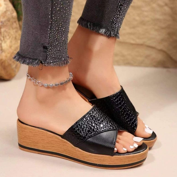 Women's Fashion Platform Slippers Height Increasing Flip Flops