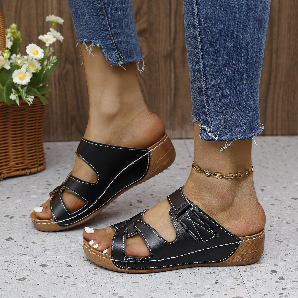 New Casual Wedge Platform Hollow Slippers For Women