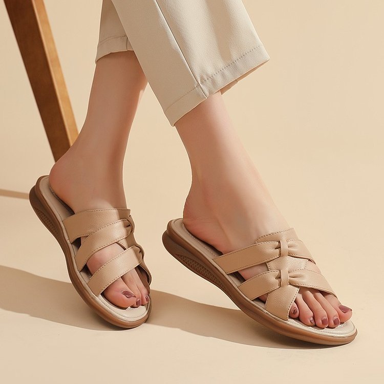 Summer Flat Plus Size Soft Bottom Non-slip Tendon Bottom Soft Leather Sandals